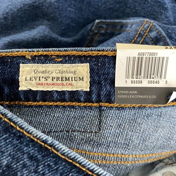 Levi's Premium Wedgie Straight Jeans Button Fly High‎ Rise NWT Women's Size 22W - Picture 8 of 12